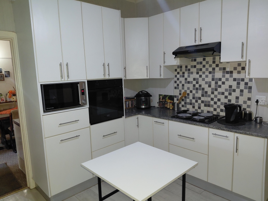 4 Bedroom Property for Sale in Van Riebeeck Hoogte Eastern Cape